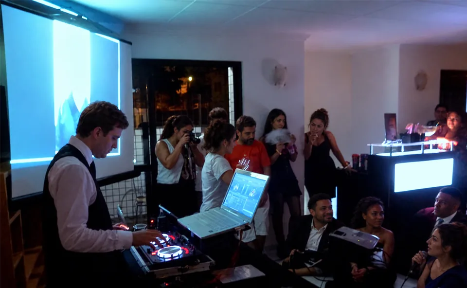 DJ com Telão para Festa Infantil em SP