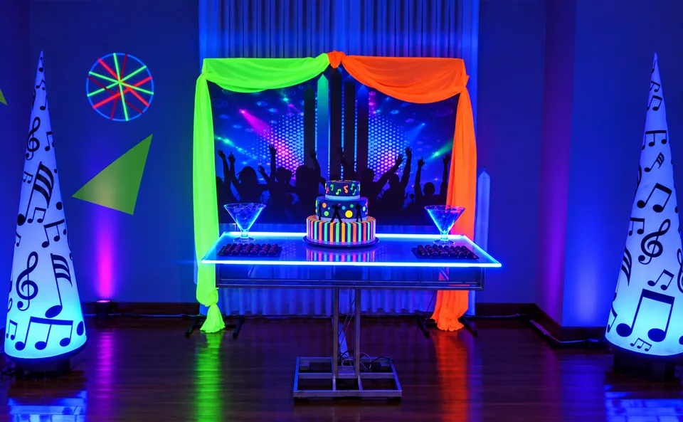 Decoração aniversário neon