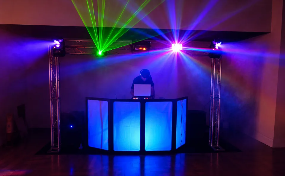 DJ para Festa Infantil com Box Truss e Pista de LED em SP