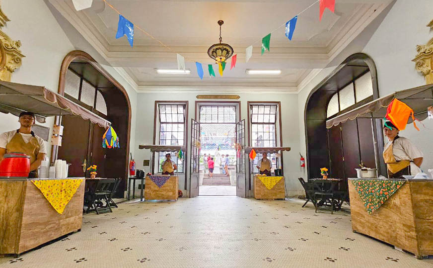 Estrutura de barracas de lanches para festa junina