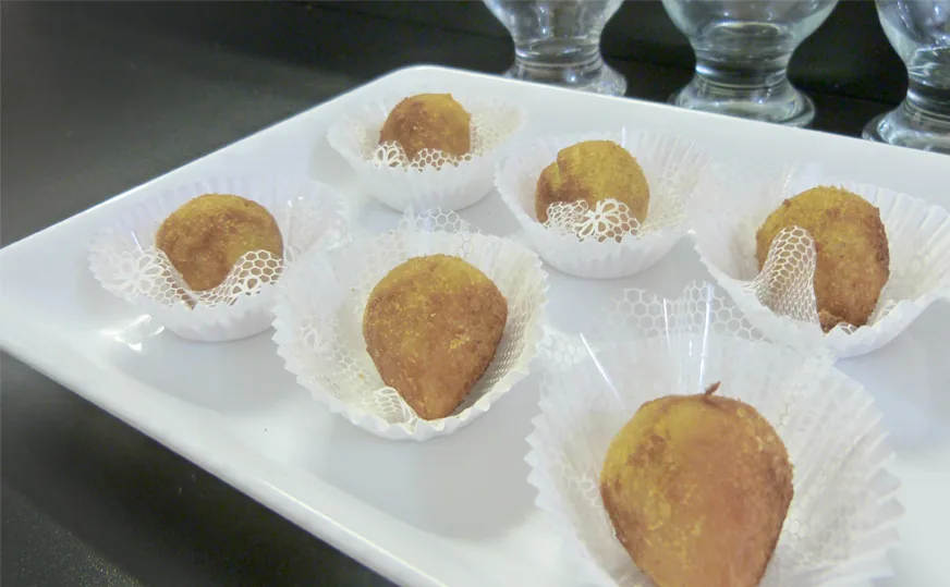 Coxinhas servidas pela Montando Festa em coquetel (foto do acervo).